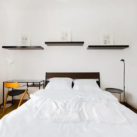 Apartment Comfy Studio Next To Nowy Swiat Great Location Warsaw