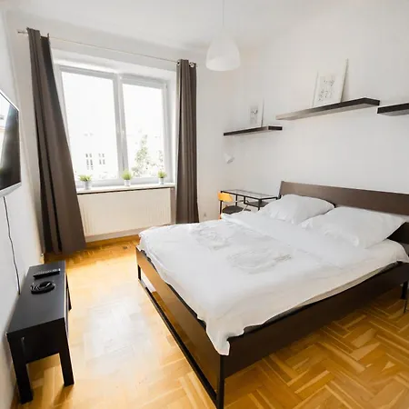 Comfy Studio Next To Nowy Swiat Great Location * Warsaw